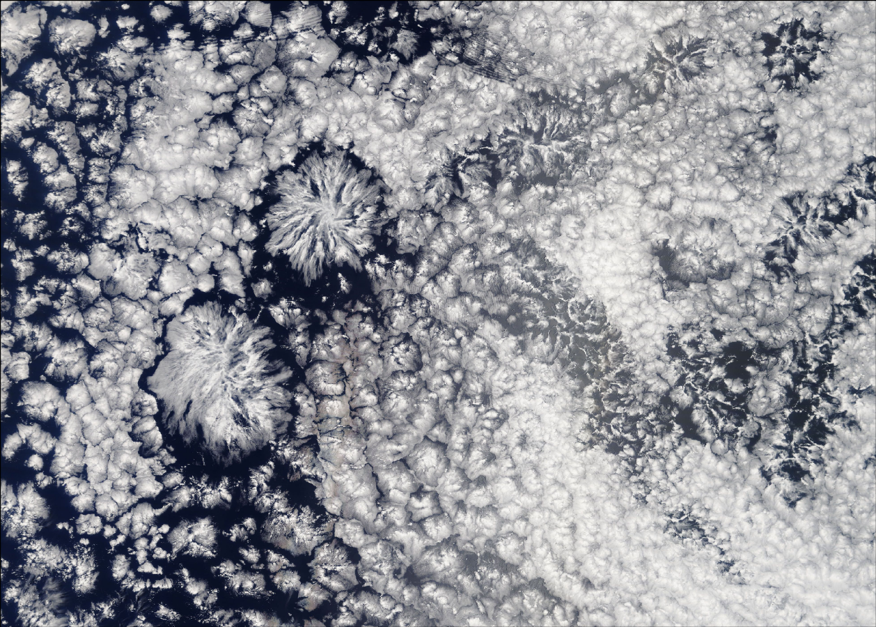 2018-november-spider-clouds-se-pacific