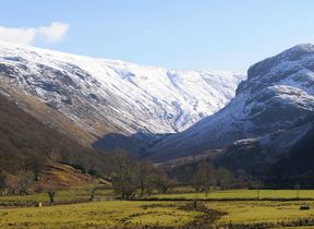 snowy-view-of-the-lake-district
